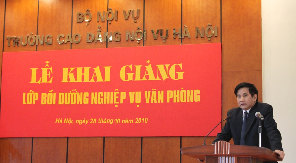 Khai giảng Lớp bồi dưỡng nghiệp vụ văn phòng